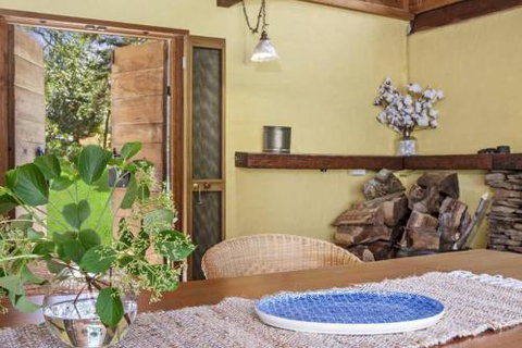 Jalscene - Accommodation Redcliffe 1