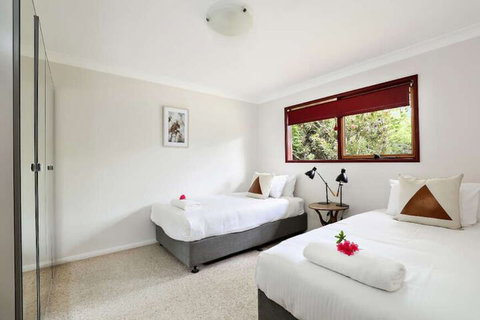 Mountain Den - Accommodation Redcliffe 3
