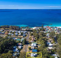 Elaine at Hyams 4pm Check Out Sundays - Accommodation Redcliffe