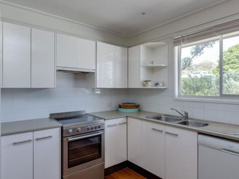 Kookaburra House At Vincentia 4pm Check Out Sundays - Accommodation Redcliffe 3