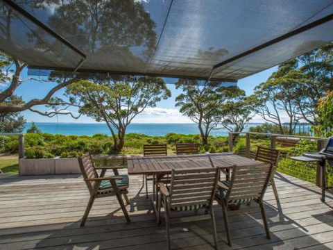 On The Beach At Vincentia 4pm Check Out Sundays - Accommodation Redcliffe 0