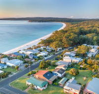Sandals at the Bay Upstairs unit sleeping six 4pm Check Out Sundays - Accommodation Redcliffe