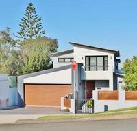 Stonefish Ground floor 4pm Check Out Sundays - Accommodation Redcliffe