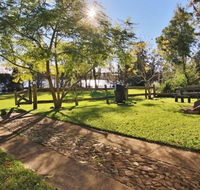 The Lake House at Erowal Bay 4pm Check Out Sundays - Accommodation Redcliffe