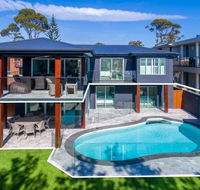 Vukeville beachfront luxury with pool 4pm Check Out Sundays - Accommodation Redcliffe