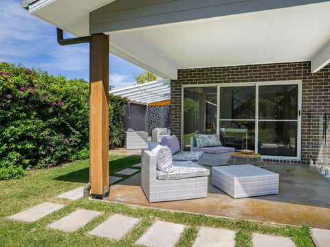 Blissful Bungalow - Accommodation Redcliffe 1