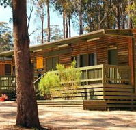 Lakes Entrance Log Cabins - Accommodation Redcliffe