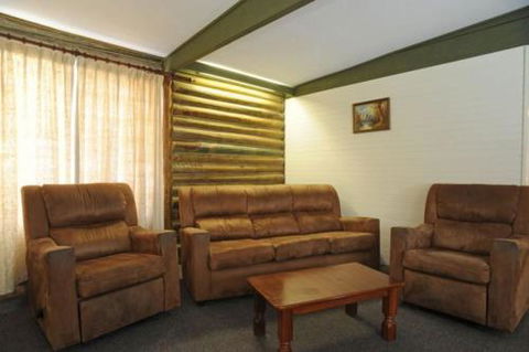 Lakes Entrance Log Cabins - Accommodation Redcliffe 5