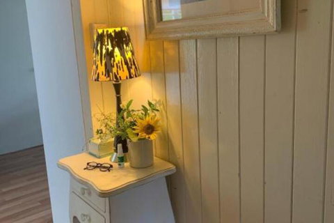Hilltop Gallery - Accommodation Redcliffe 1