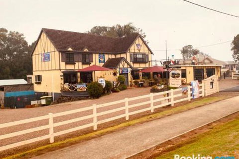 Hilltop Gallery - Accommodation Redcliffe 2