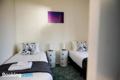 Rockpool Cottage - Accommodation Redcliffe 2