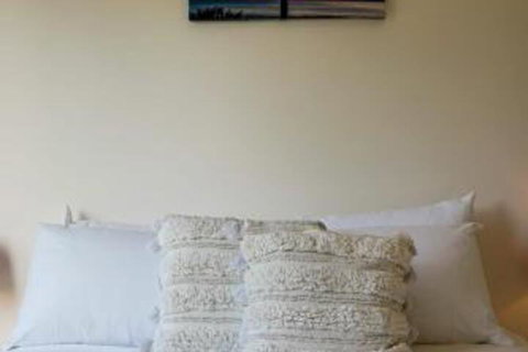 Rockpool Cottage - Accommodation Redcliffe 1