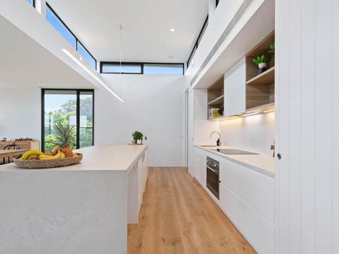Fairway Views - Accommodation Redcliffe 2