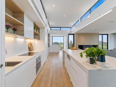 Fairway Views - Accommodation Redcliffe 5