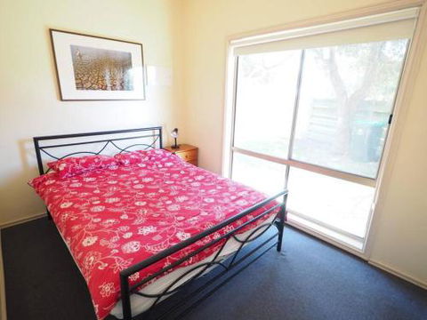 Sunset Deck Beach House Sandy Point - Accommodation Redcliffe 5