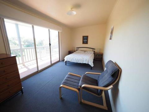 Sunset Deck Beach House Sandy Point - Accommodation Redcliffe 1