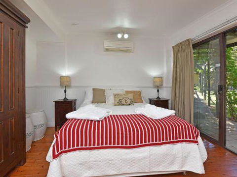 Olive Grove Studio 1 - Accommodation Redcliffe 4