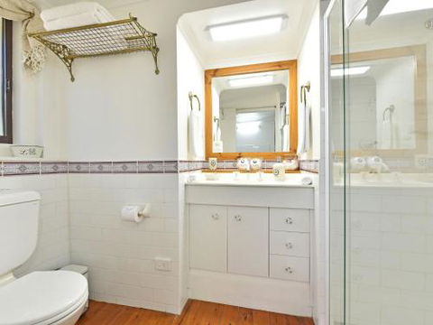 Olive Grove Studio 1 - Accommodation Redcliffe 6