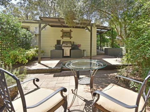 Olive Grove Studio 1 - Accommodation Redcliffe 2