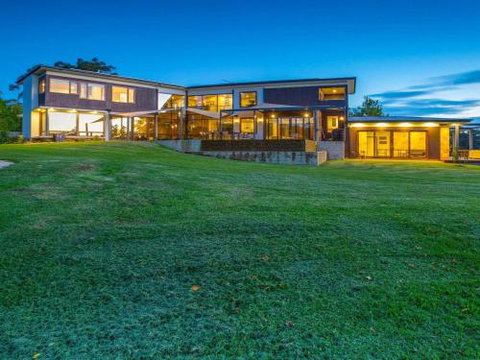 ALPINE LODGE Alpine Southern Highlands 4pm Check Out Sundays - Accommodation Redcliffe 0