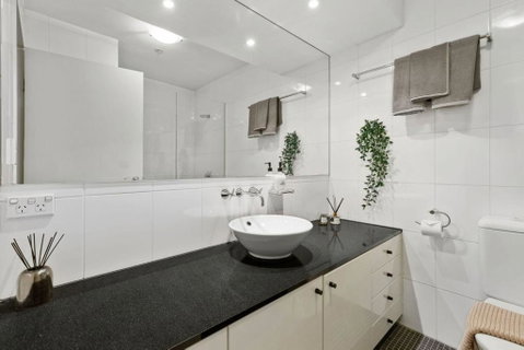 A Cozy & Modern Studio Next To Darling Harbour - Accommodation Redcliffe 5