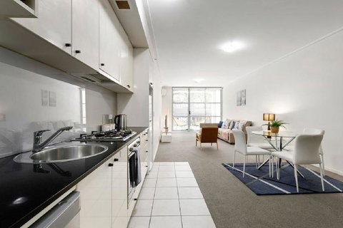 A Modern & Cozy Studio Next To Darling Harbour - Accommodation Redcliffe 3