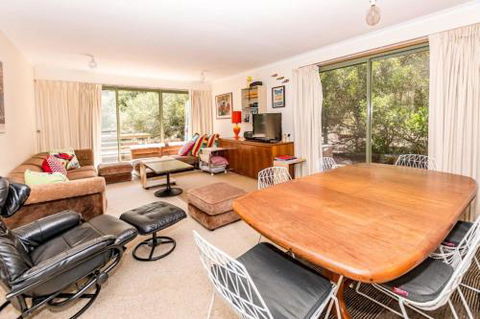 Sixteen Ash Ave Sandy Point - Accommodation Redcliffe 4