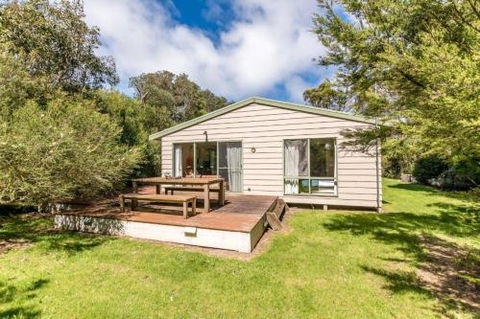 Sixteen Ash Ave Sandy Point - Accommodation Redcliffe 1