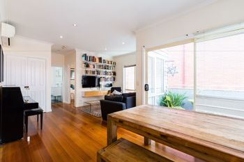 KIM 2BDR West Melbourne Apartment - Accommodation Redcliffe 5