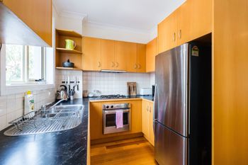 KIM 2BDR West Melbourne Apartment - Accommodation Redcliffe 4