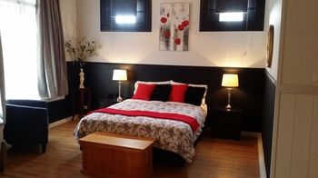 Strahan Holidays - Accommodation Redcliffe 0
