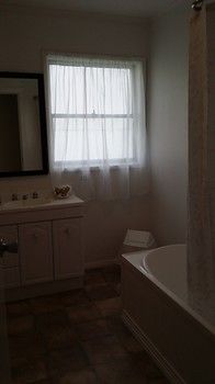 Strahan Holidays - Accommodation Redcliffe 3