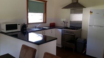 Strahan Holidays - Accommodation Redcliffe 6