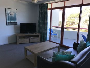 FATHOMS 19 - Accommodation Redcliffe 0
