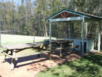 FATHOMS 19 - Accommodation Redcliffe 2
