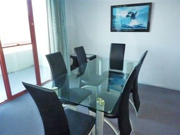 FATHOMS 19 - Accommodation Redcliffe 1