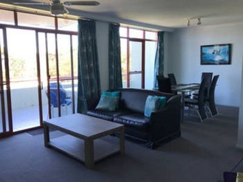 FATHOMS 19 - Accommodation Redcliffe 6