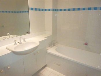 FATHOMS 19 - Accommodation Redcliffe 5