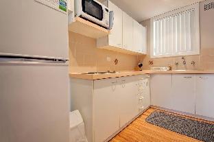 Thurlow Avenue 2 / 49 - Accommodation Redcliffe 1