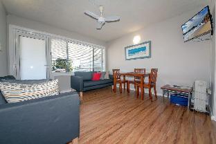 Thurlow Avenue 2 / 49 - Accommodation Redcliffe 3