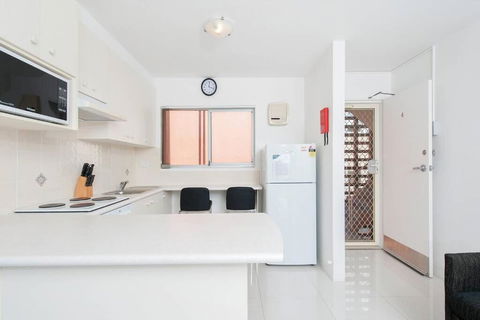 High Point Unit 4 / 4 Magnus Street - Accommodation Redcliffe 1
