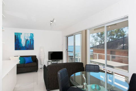 High Point Unit 4 / 4 Magnus Street - Accommodation Redcliffe 6