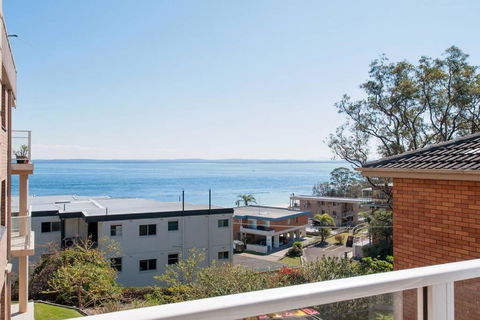 High Point Unit 4 / 4 Magnus Street - Accommodation Redcliffe 5