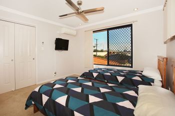 Oomoo 27a - Accommodation Redcliffe 1