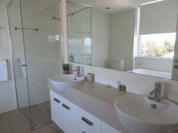 Eden - Accommodation Redcliffe 3