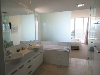 Eden - Accommodation Redcliffe 5