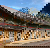 Settlers Hotel York - Accommodation Redcliffe