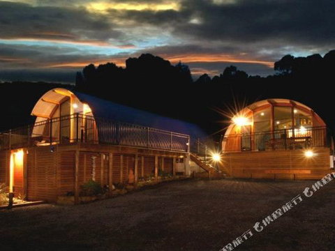 Bruny Island Accommodation 43 Degrees Beachside Studio Spa Apartments (1) - Accommodation Redcliffe 0