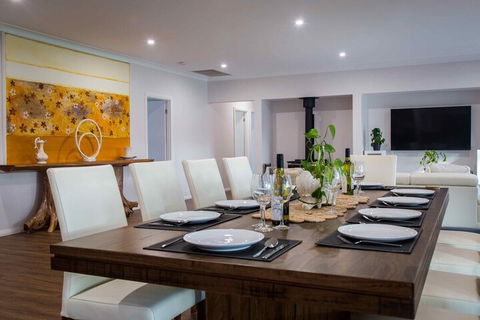 Mirambeena - Accommodation Redcliffe 5