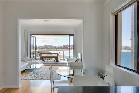 Ultimate Bondi Escape - Accommodation Redcliffe 3